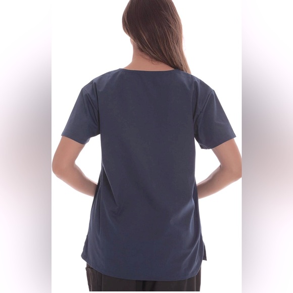 Scrub Top - Picture 3 of 4
